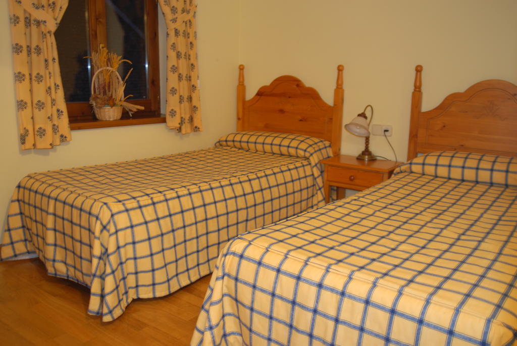 Hotel Casa Es Neres Les Zimmer foto